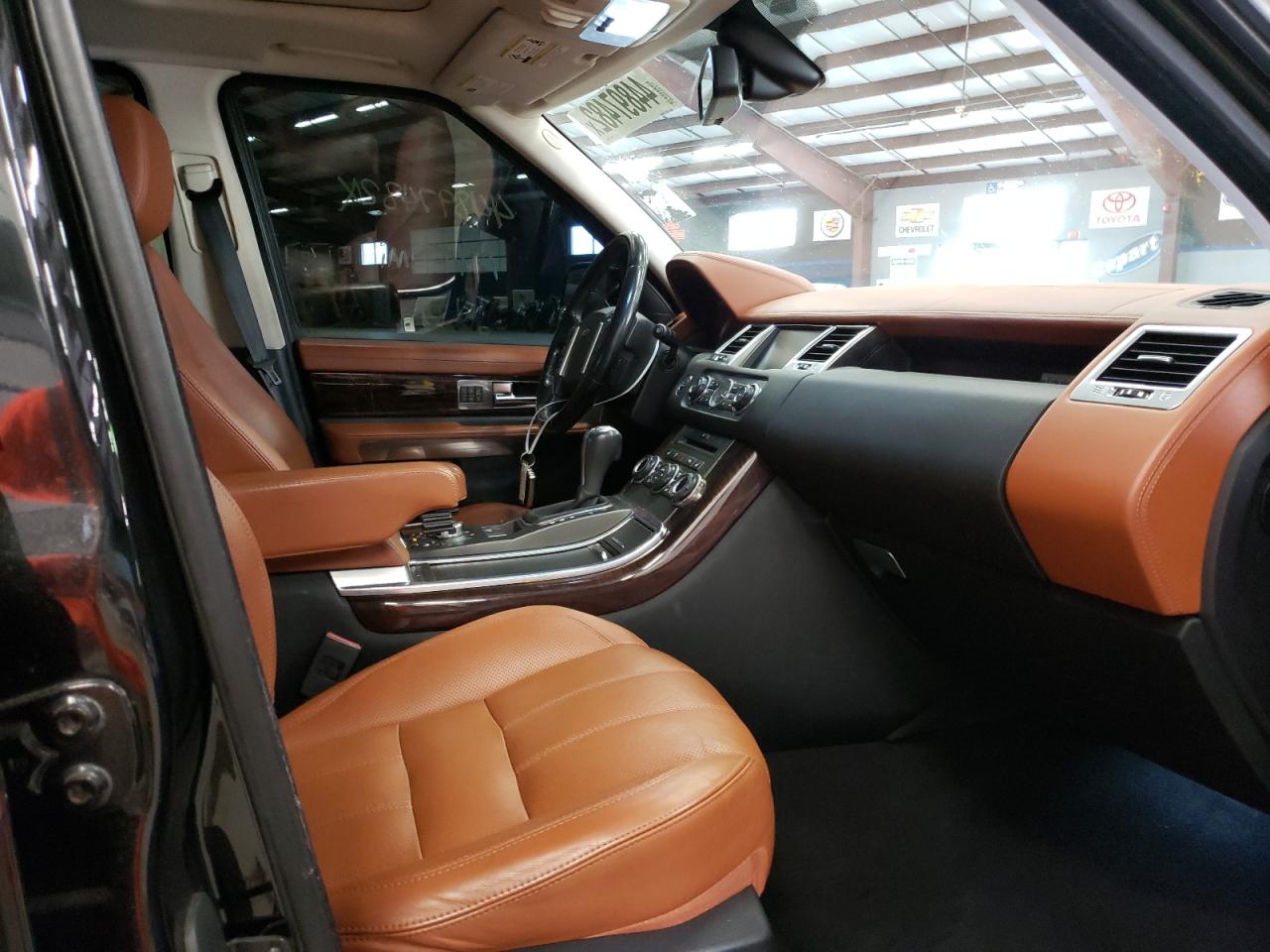 Photo 5 from auction – 2011 LAND ROVER RANGE ROVE with VIN SALSK2D46BA273736