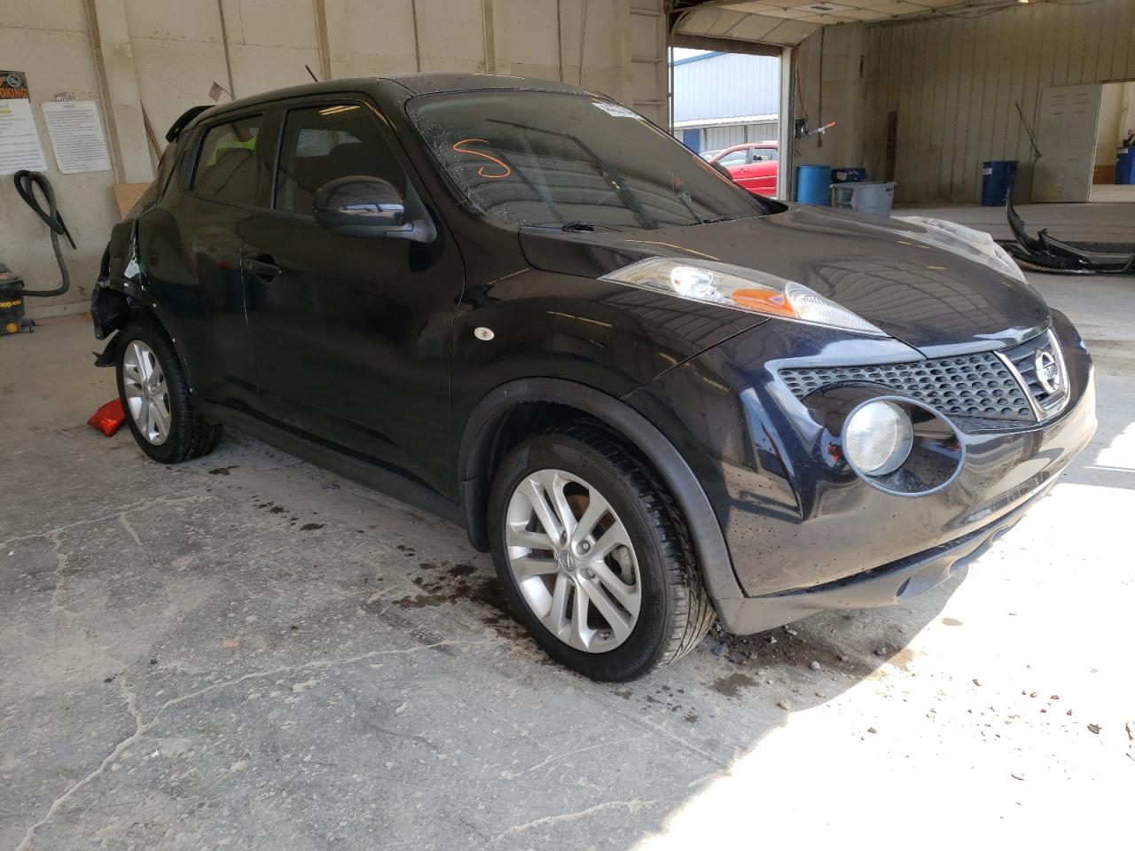 NISSAN JUKE S 2014 with VIN JN8AF5MR4ET450592 - Photo from auction