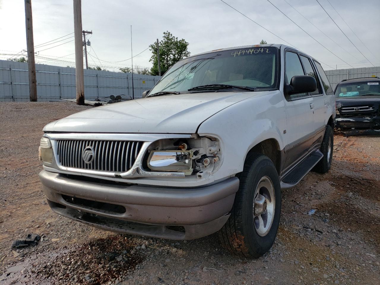 Photo 2 from auction – 1997 MERCURY MOUNTAINEE with VIN 4M2DU52P5VUJ12963