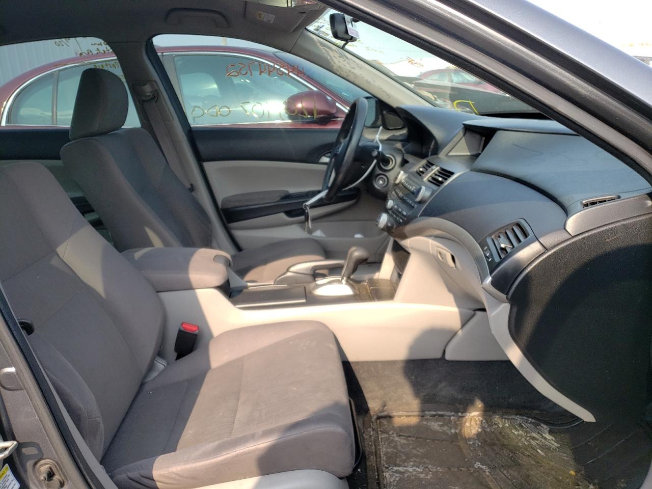 Photo 5 from auction – 2012 HONDA ACCORD LX with VIN 1HGCP2F35CA134153