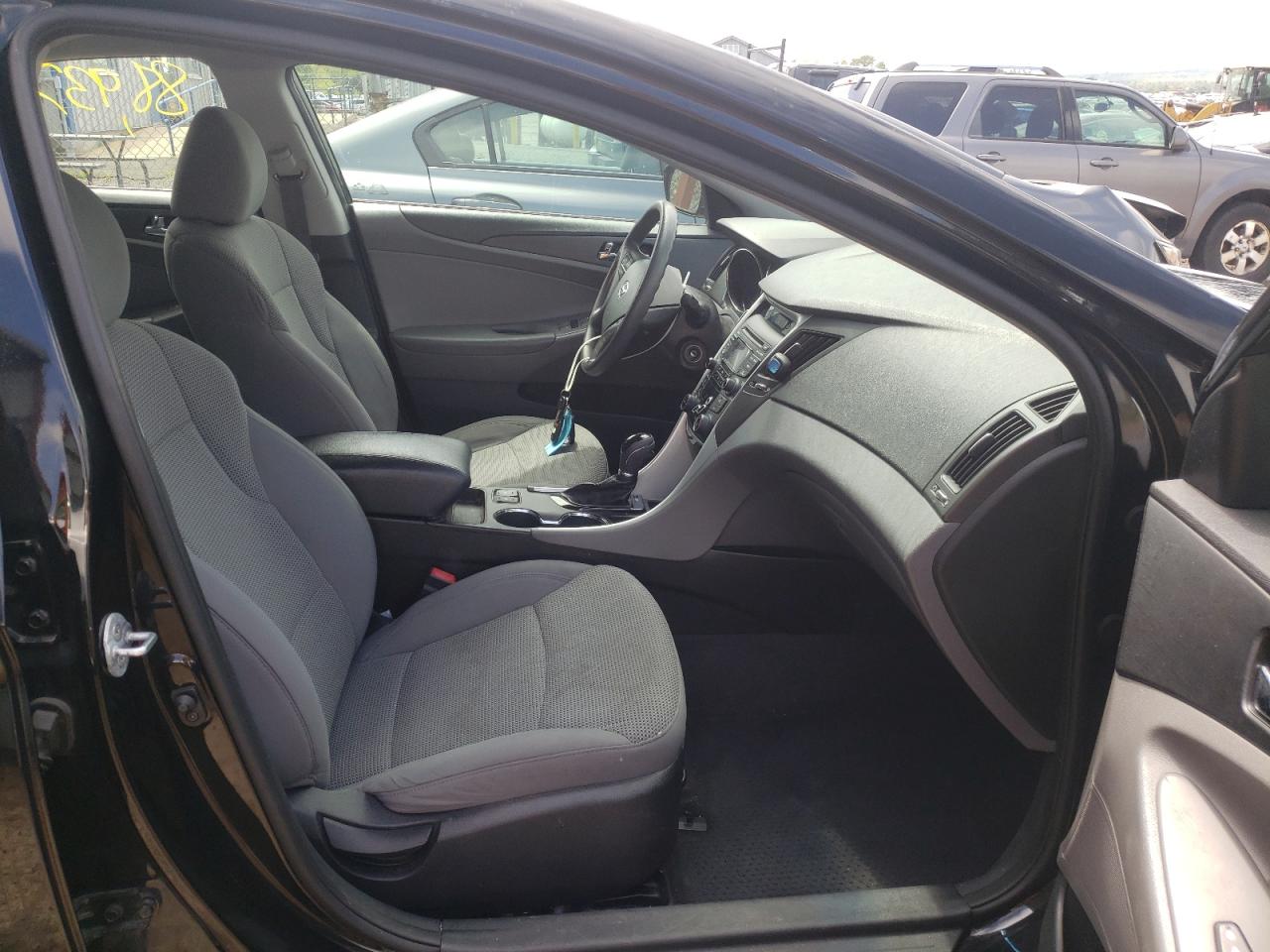 Photo 5 from auction – 2013 HYUNDAI SONATA GLS with VIN 5NPEB4AC0DH758395