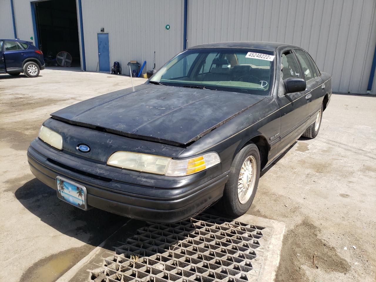 Photo 2 from auction – 1992 FORD CROWN VICT with VIN 2FACP74W1NX175923