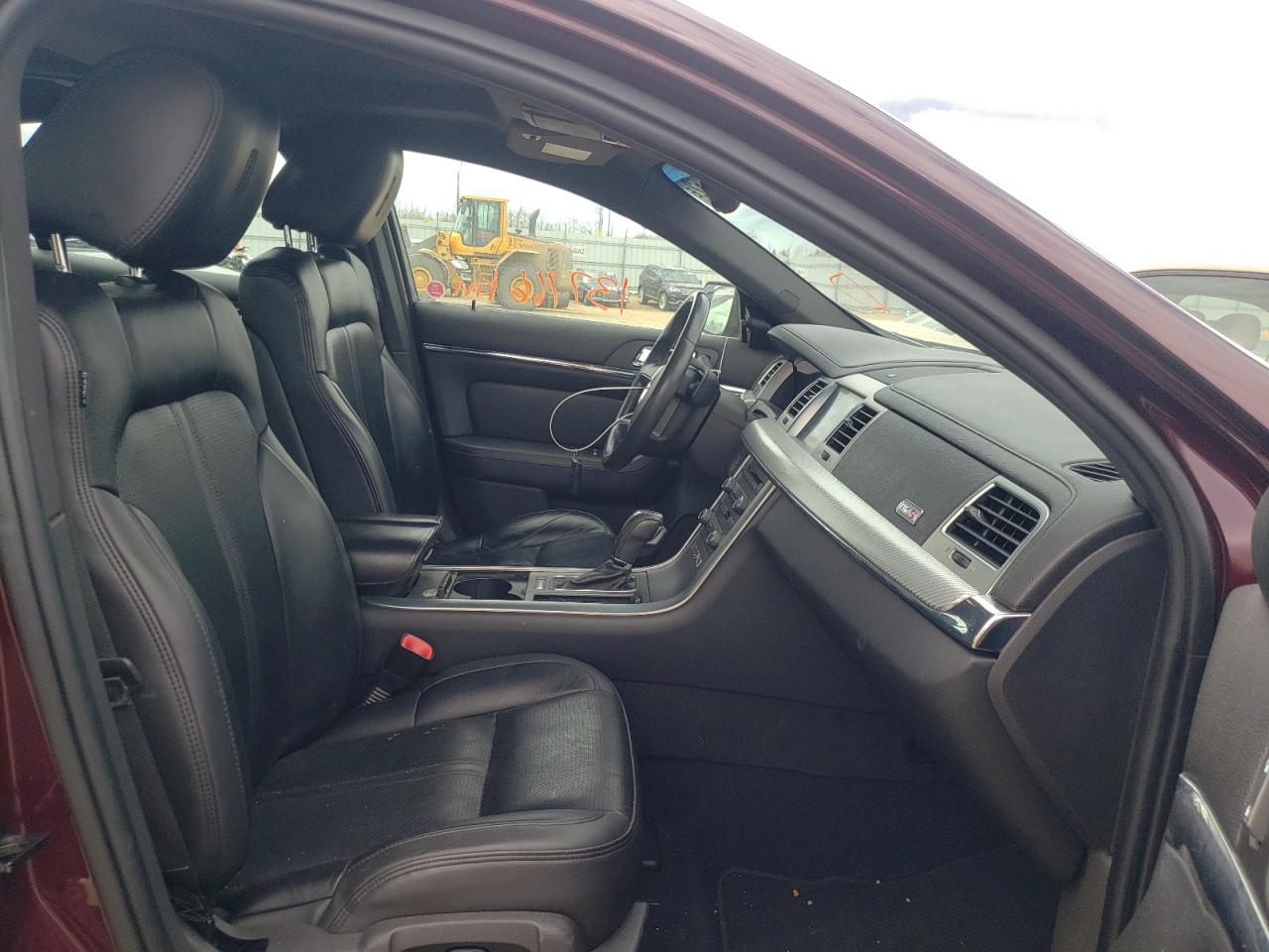 Photo 5 from auction – 2011 LINCOLN MKS with VIN 1LNHL9FT0BG605951