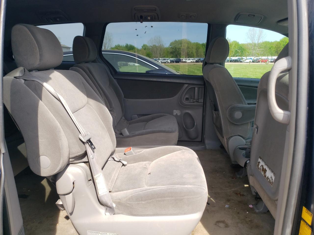 Photo 6 from auction – 2005 TOYOTA SIENNA CE with VIN 5TDZA23C55S360097
