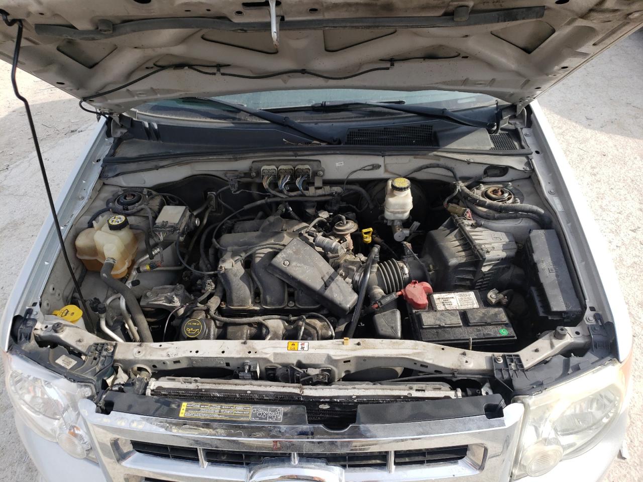 Photo 7 from auction – 2008 FORD ESCAPE LIM with VIN 1FMCU04118KB46133