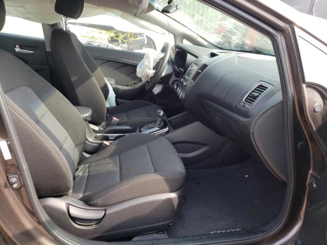 Photo 5 from auction – 2017 KIA FORTE LX with VIN 3KPFK4A78HE145930