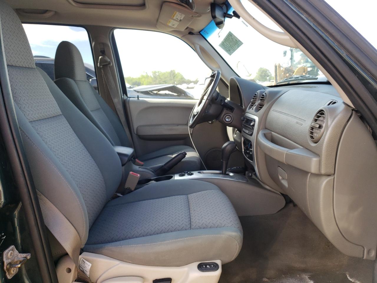 Photo 5 from auction – 2006 JEEP LIBERTY LI with VIN 1J4GL58K66W136206