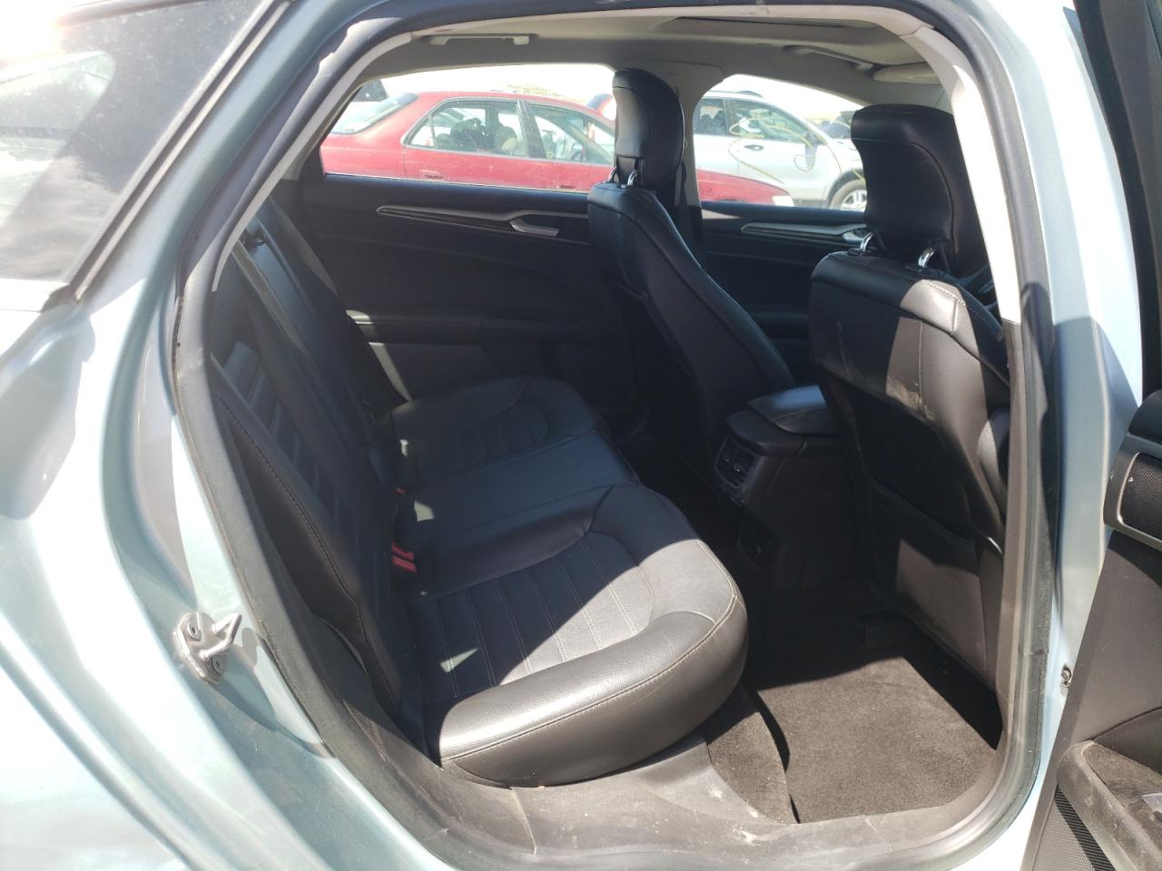 Photo 6 from auction – 2002 HYUNDAI SANTA FE G with VIN KM8SC73D72U235848