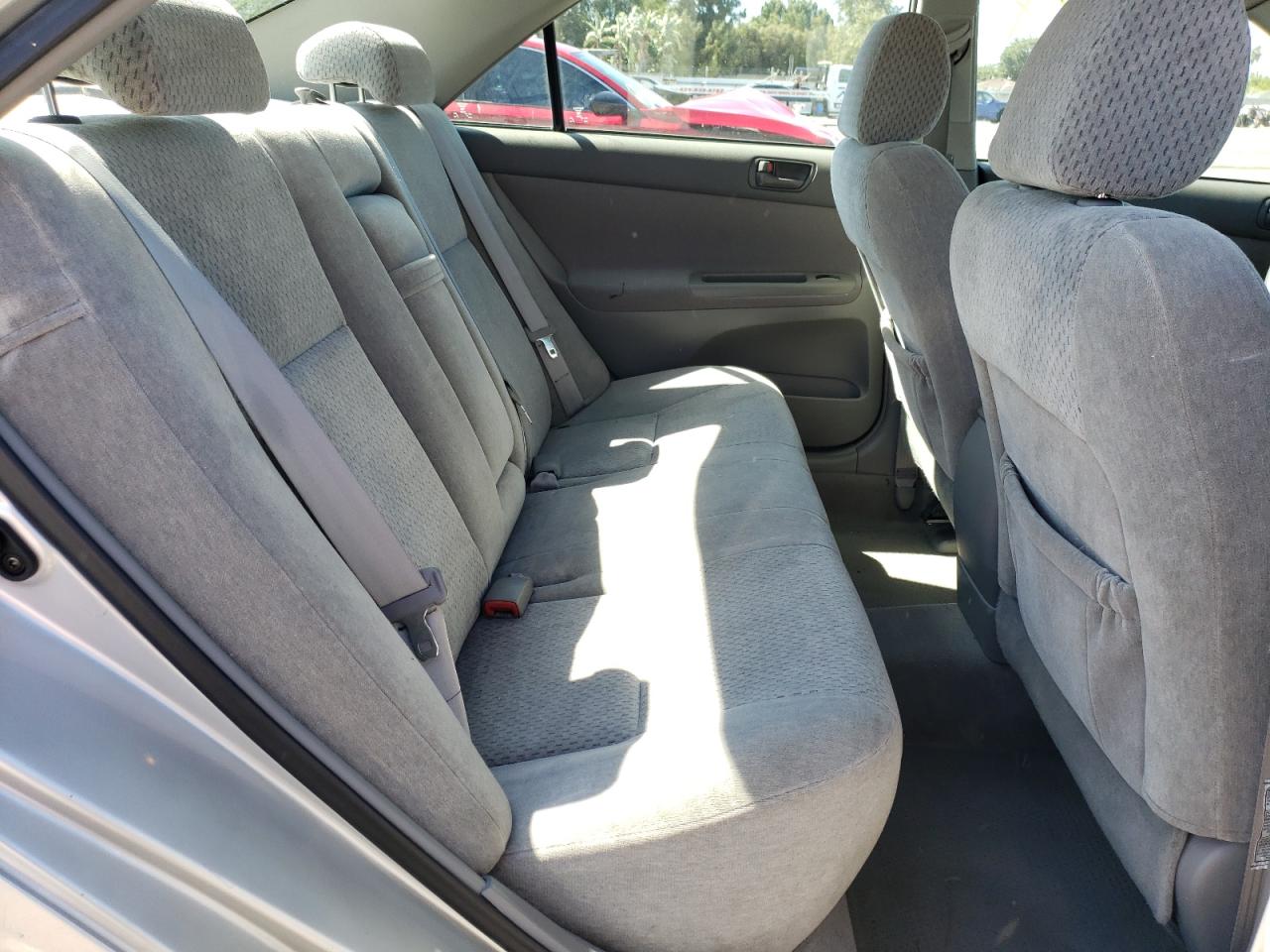 Photo 6 from auction – 2004 TOYOTA CAMRY LE with VIN 4T1BE32K84U913545