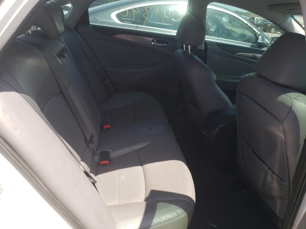 Photo 6 from auction – 2012 HYUNDAI SONATA HYB with VIN KMHEC4A40CA041390