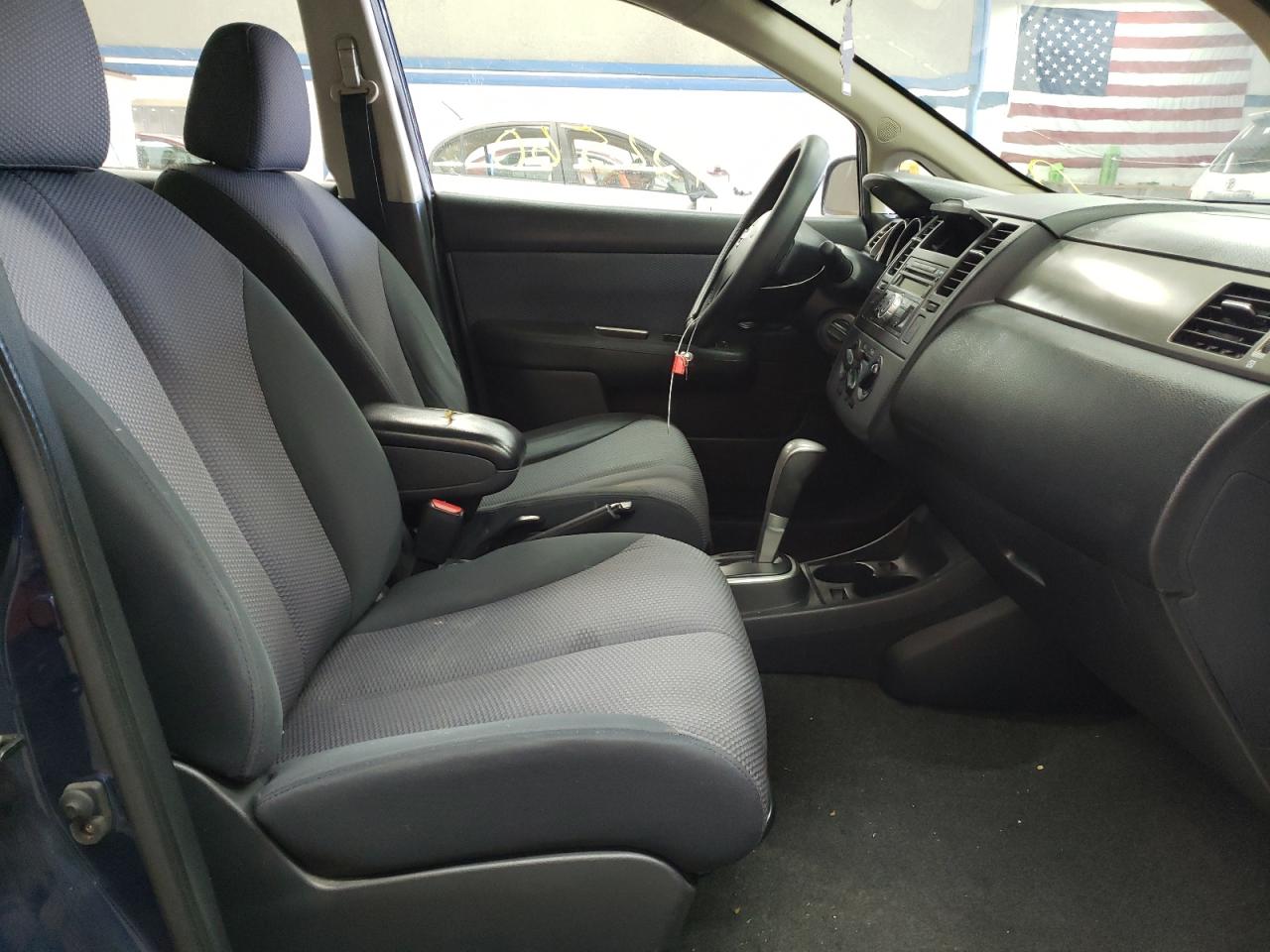 Photo 5 from auction – 2007 NISSAN VERSA S with VIN 3N1BC11E47L454591