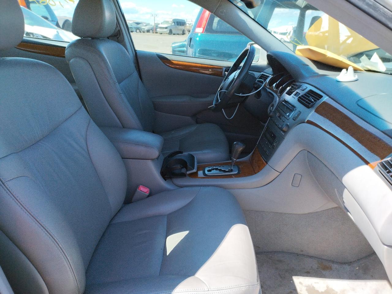 Photo 5 from auction – 2006 LEXUS ES 330 with VIN JTHBA30G665170054