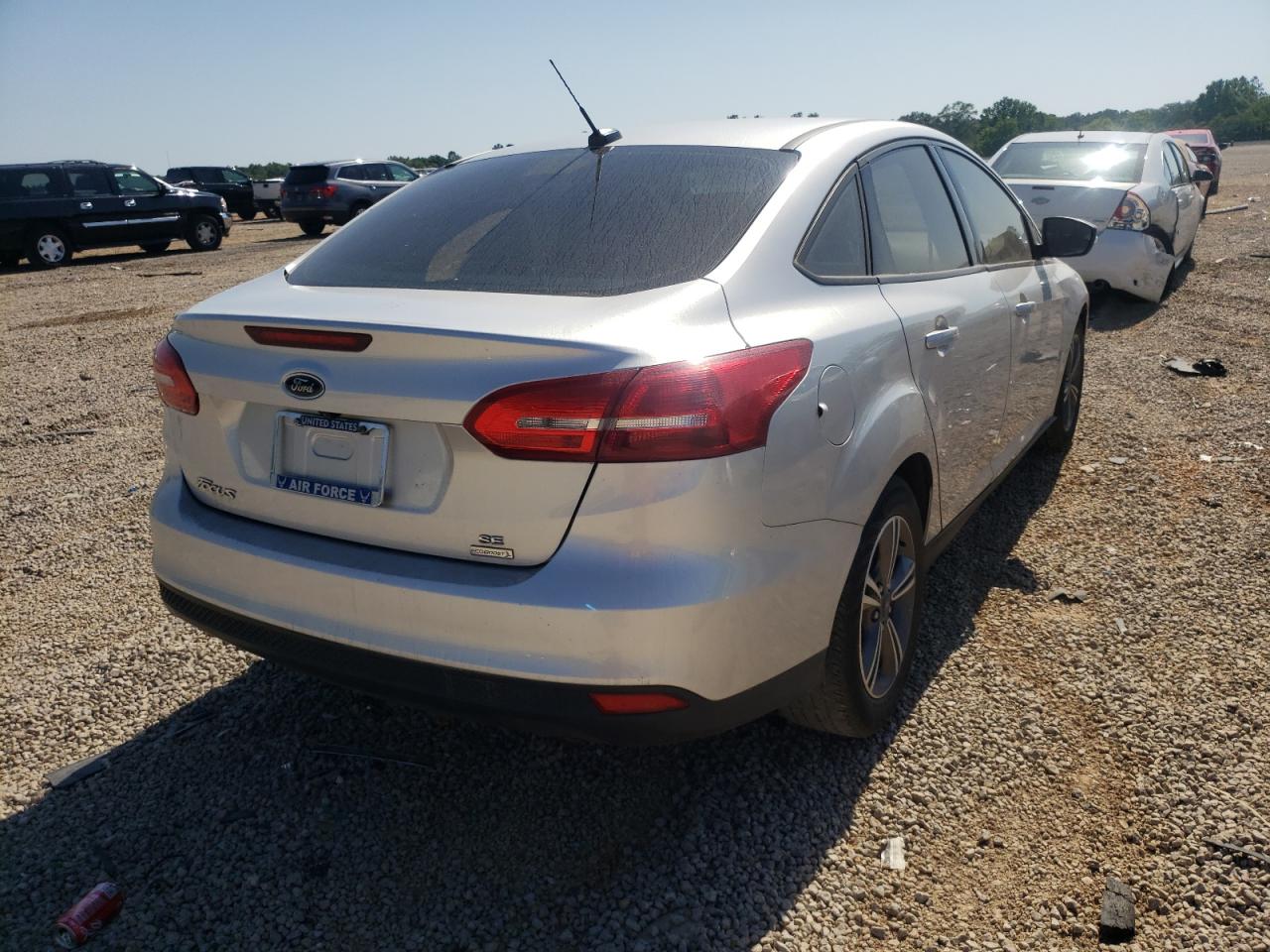 Photo 4 from auction – 2017 FORD FOCUS SE with VIN 1FADP3FE2HL317263