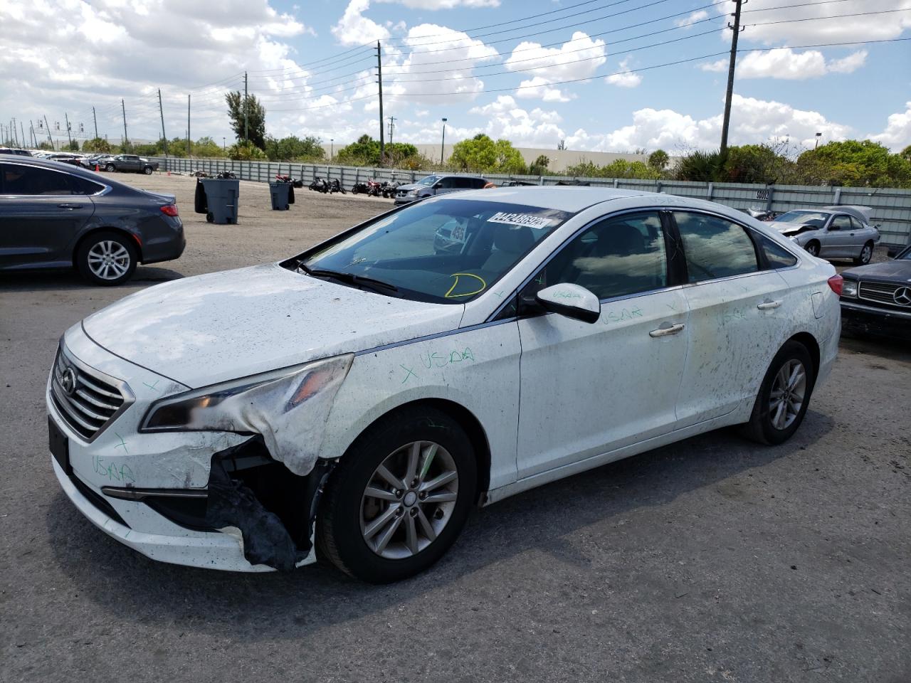 Photo 2 from auction – 2016 HYUNDAI SONATA SE with VIN 5NPE24AF5GH350473
