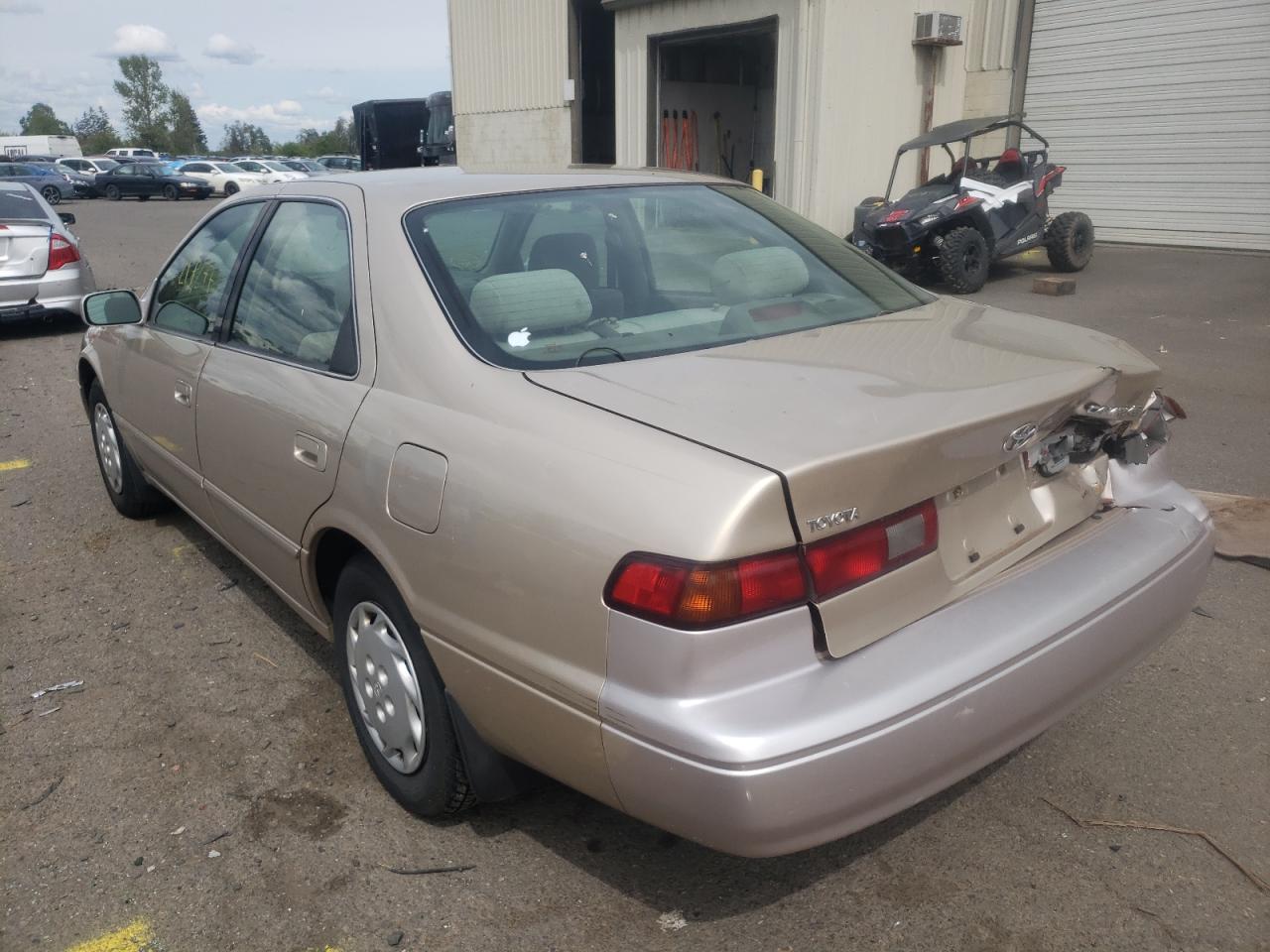 Photo 3 from auction – 1998 TOYOTA CAMRY CE with VIN JT2BG22K9W0242012