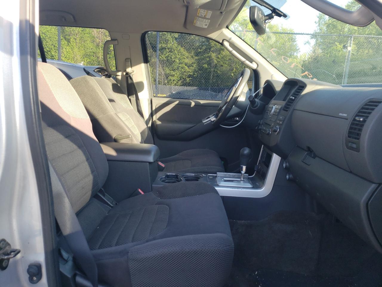 Photo 5 from auction – 2011 NISSAN PATHFINDER with VIN 5N1AR1NB5BC609785