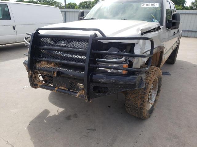 Photo 9 from auction – 2004 CHEVROLET SILVERADO with VIN 1GCHK232X4F243856