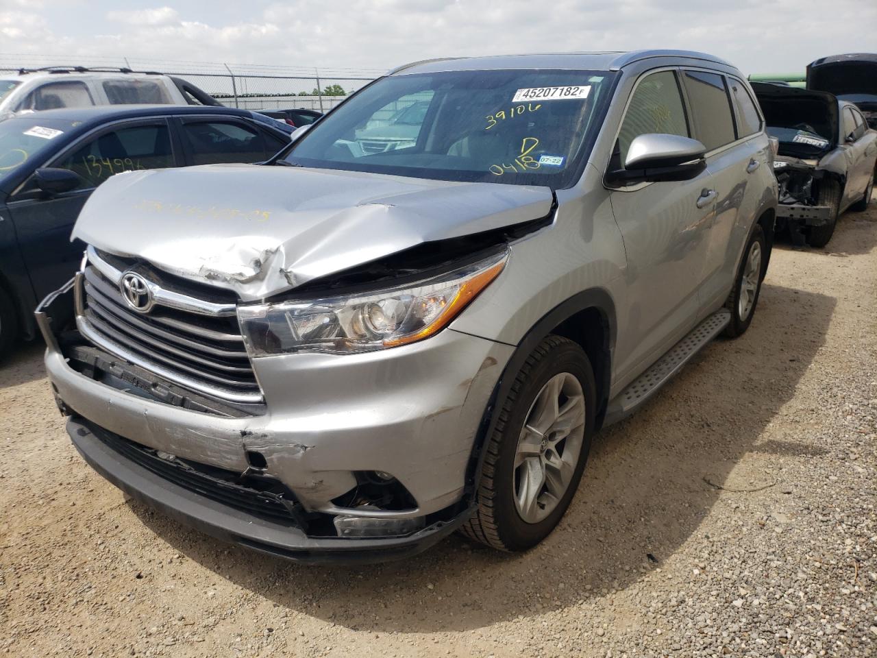 Photo 2 from auction – 2016 TOYOTA HIGHLANDER with VIN 5TDYKRFH2GS160418