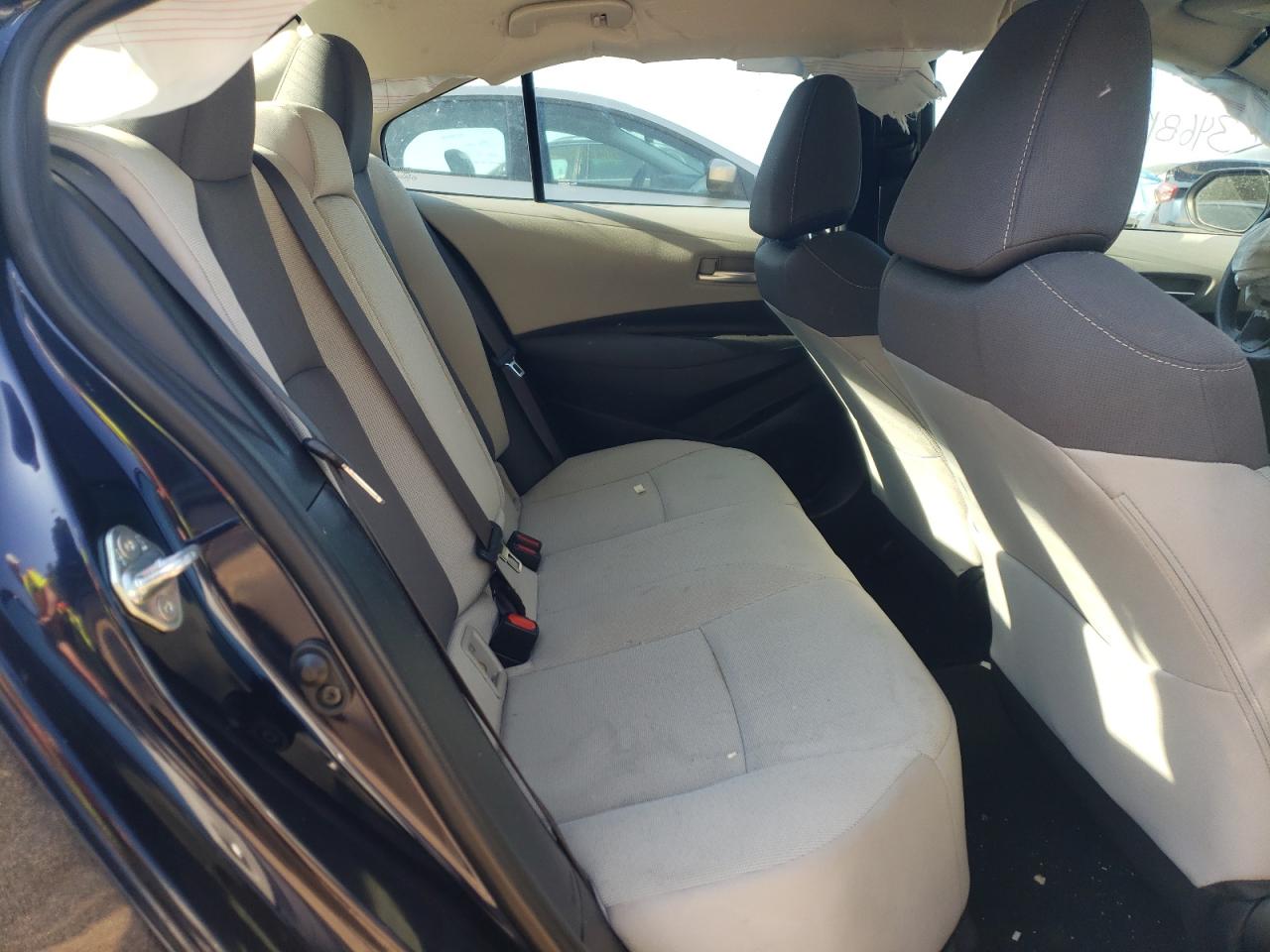 Photo 6 from auction – 2021 TOYOTA COROLLA LE with VIN 5YFEPMAE8MP147827