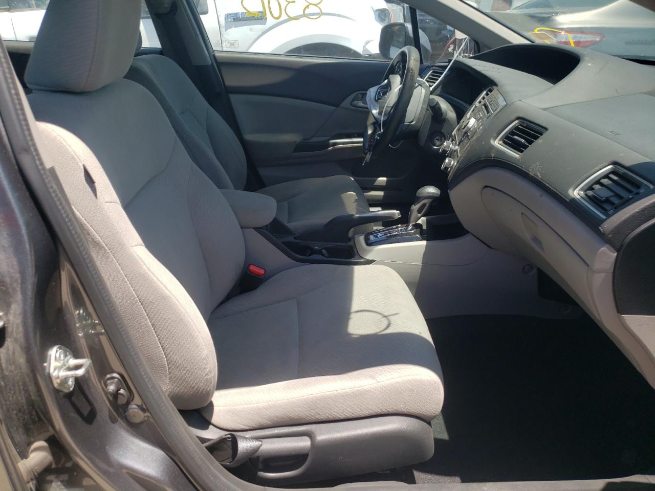 Photo 5 from auction – 2013 HONDA CIVIC LX with VIN 19XFB2F5XDE063400