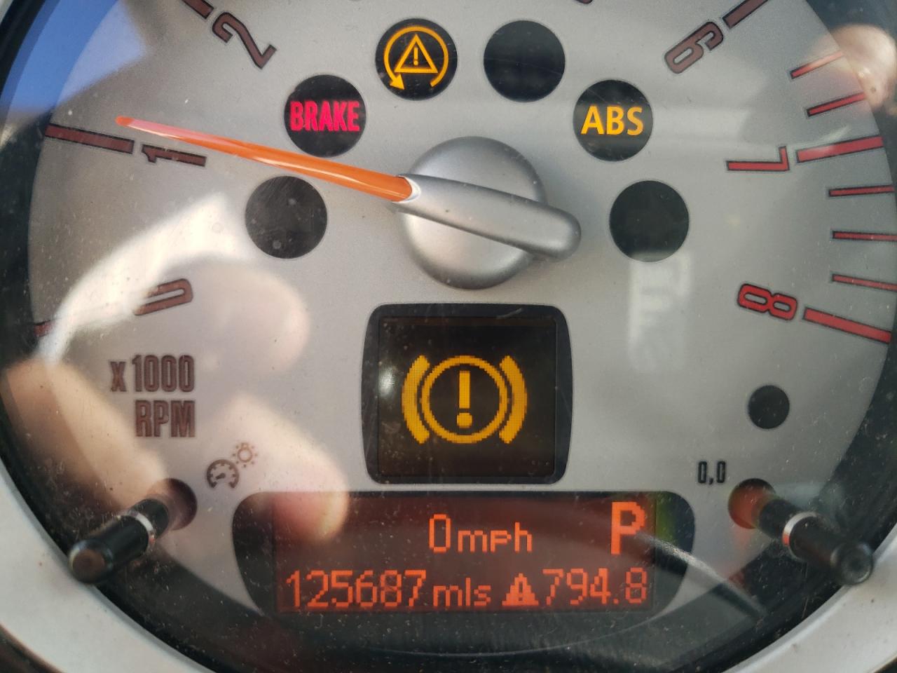 Photo 8 from auction – 2010 MINI COOPER S C with VIN WMWMM3C58ATP93835