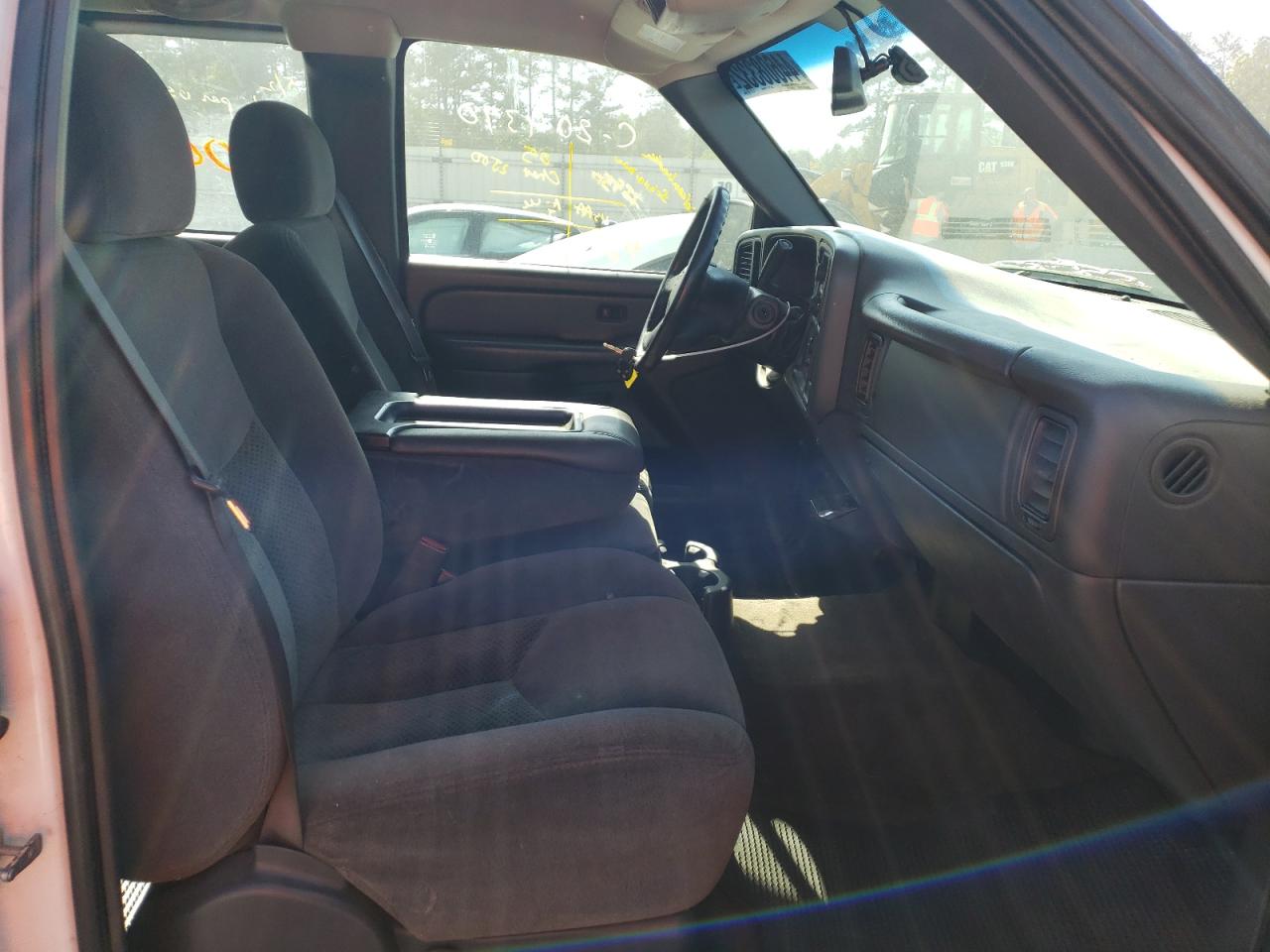 Photo 5 from auction – 2005 CHEVROLET SILVERADO with VIN 1GCHC29U45E254901
