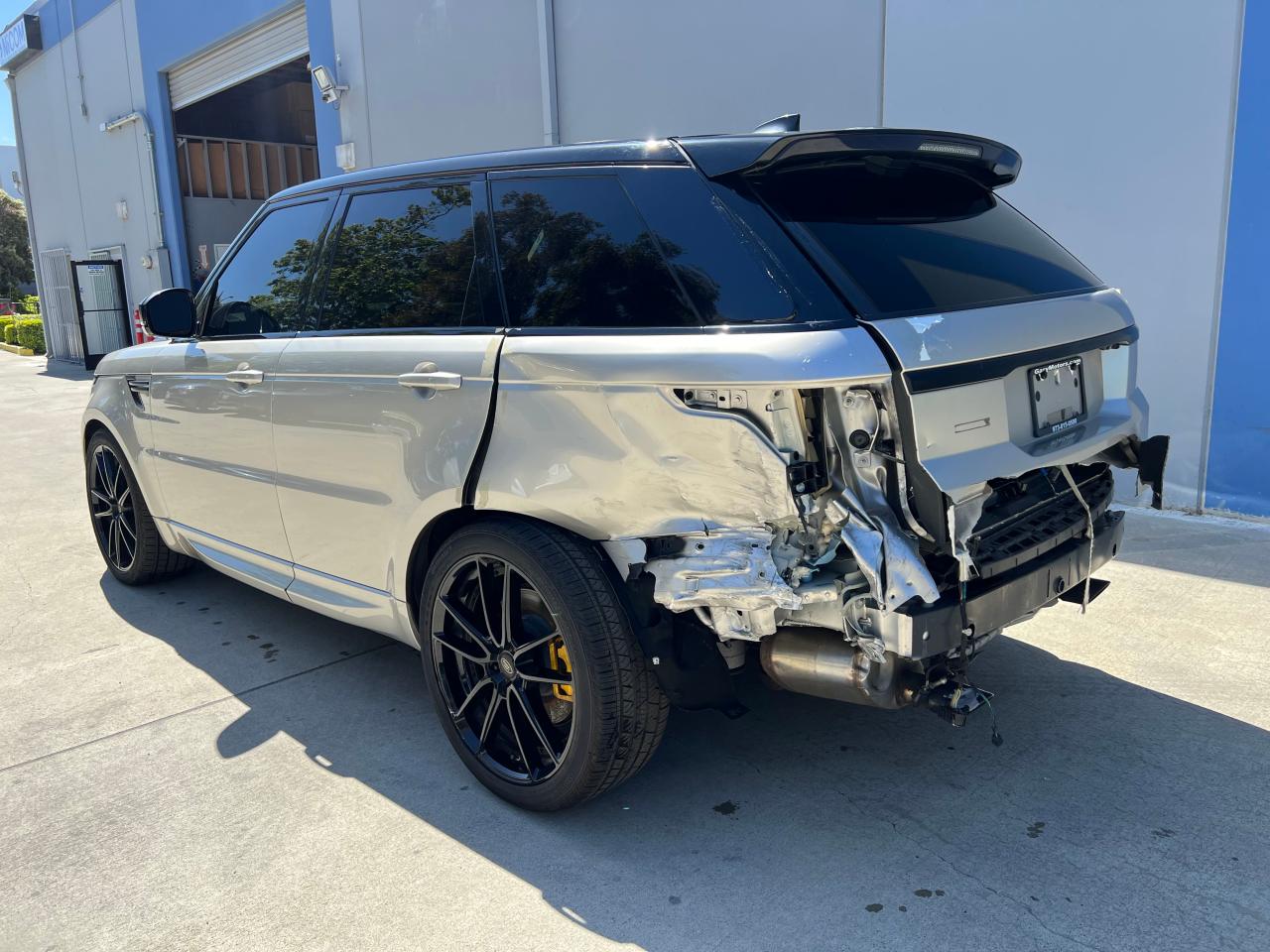 Photo 3 from auction – 2017 LAND ROVER RANGE ROVE with VIN SALWV2FE7HA142614