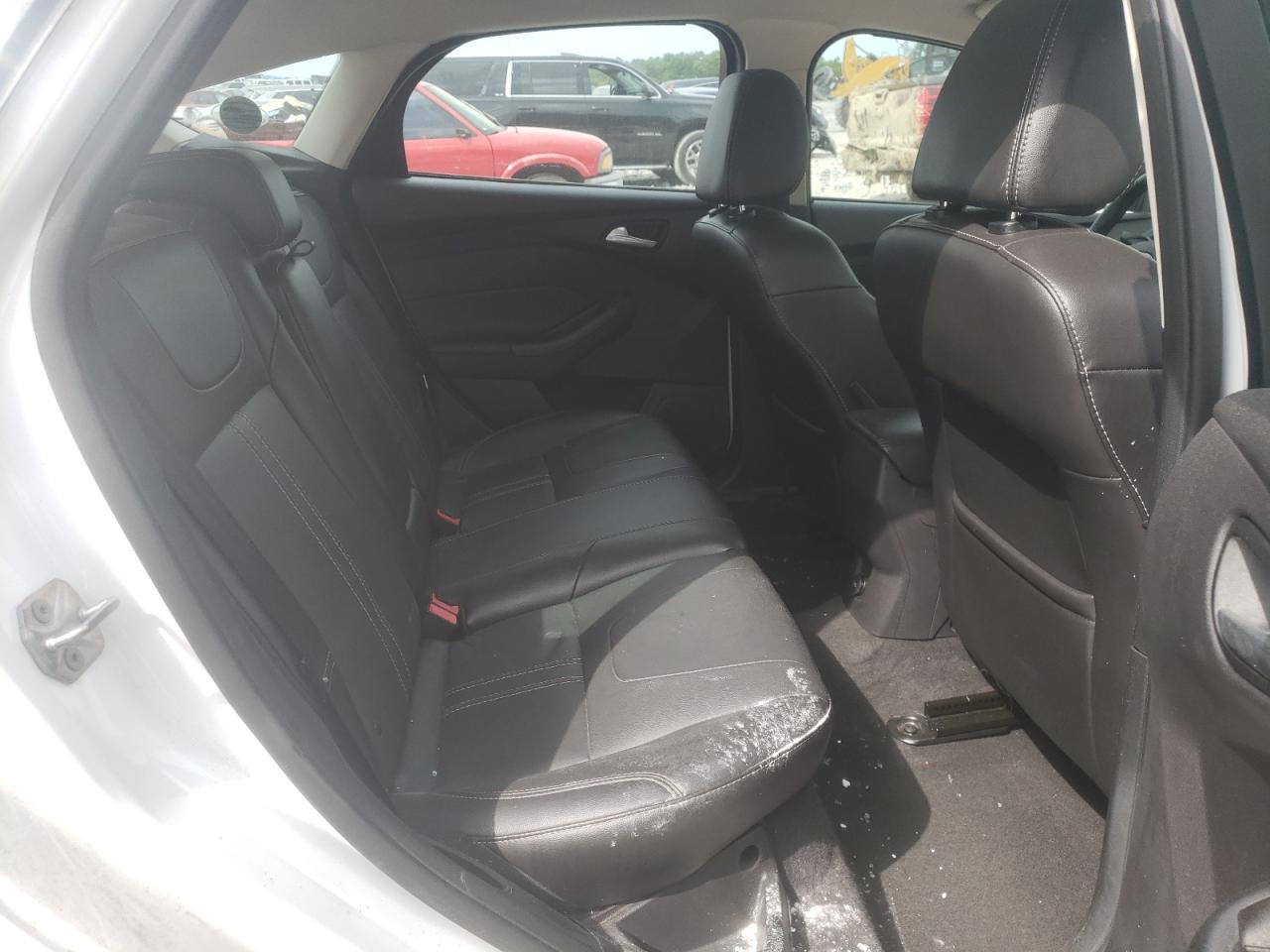 Photo 6 from auction – 2014 FORD FOCUS SE with VIN 1FADP3K20EL172845