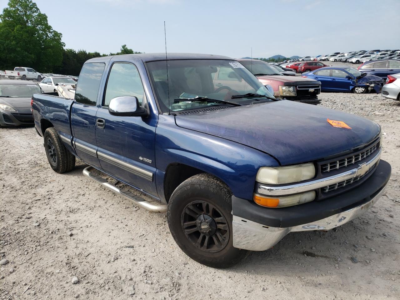 CHEVROLET SILVERADO 2002 with VIN 2GCEC19T121271110 - Photo from auction