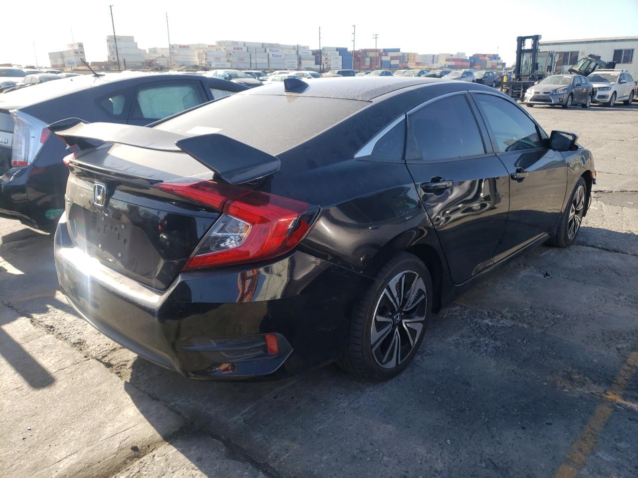 Photo 4 from auction – 2016 HONDA CIVIC EX with VIN 2HGFC1F37GH643638