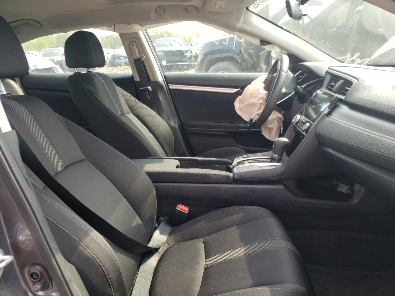 Photo 5 from auction – 2018 HONDA CIVIC EX with VIN 19XFC2F70JE009503