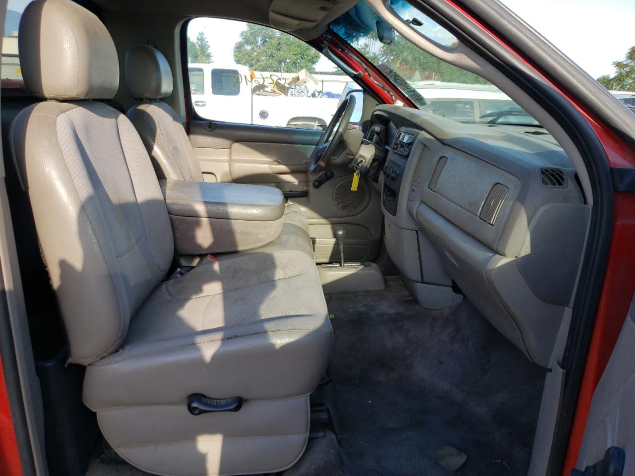 Photo 5 from auction – 2002 DODGE RAM 1500 with VIN 1D7HU16N32J148646