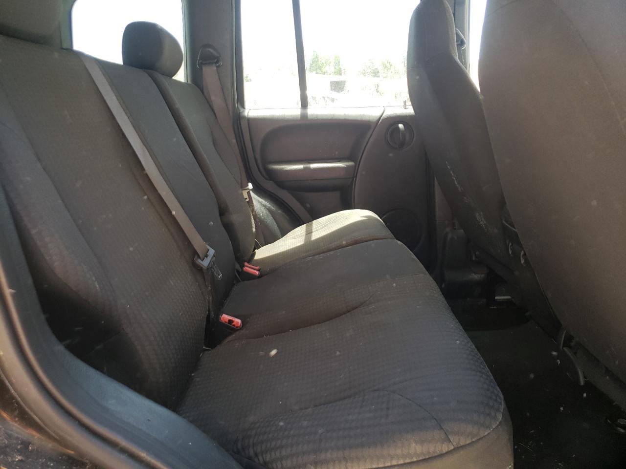 Photo 6 from auction – 2003 JEEP LIBERTY SP with VIN 1J4GK48K63W725099