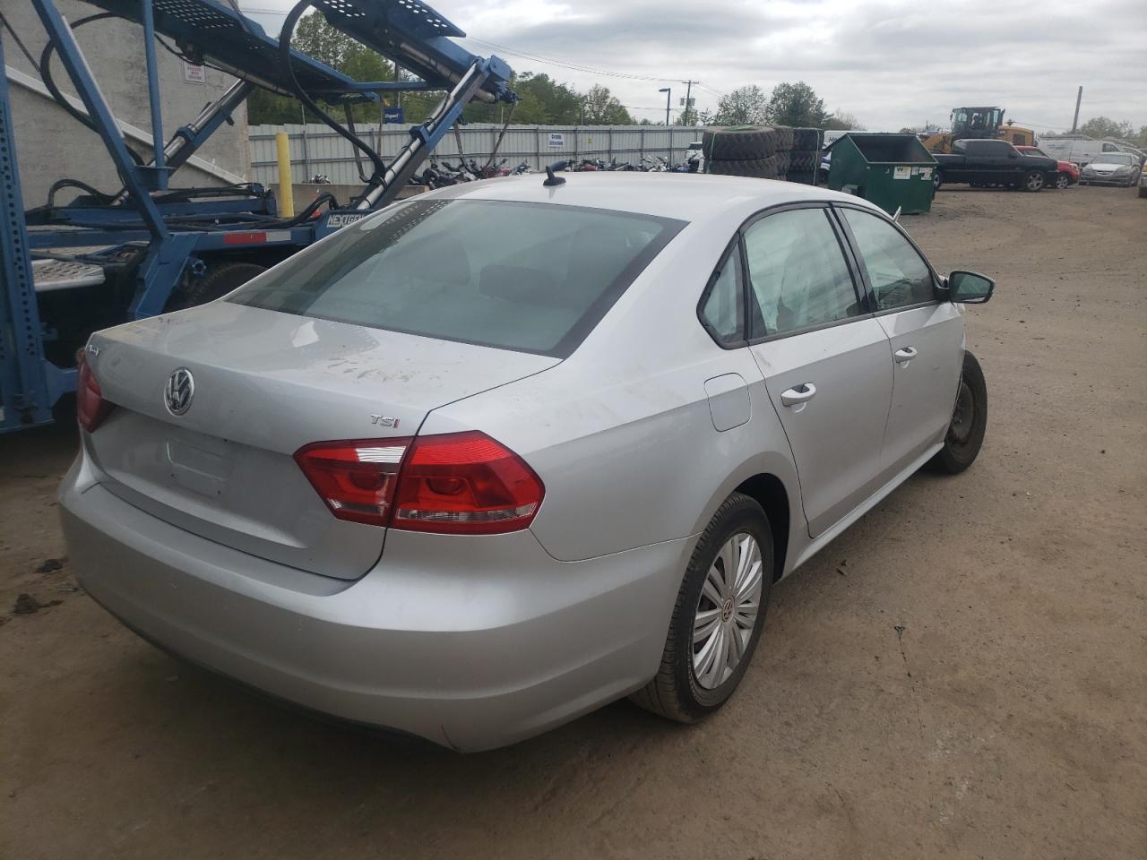 Photo 4 from auction – 2014 VOLKSWAGEN PASSAT S with VIN 1VWAT7A33EC024504