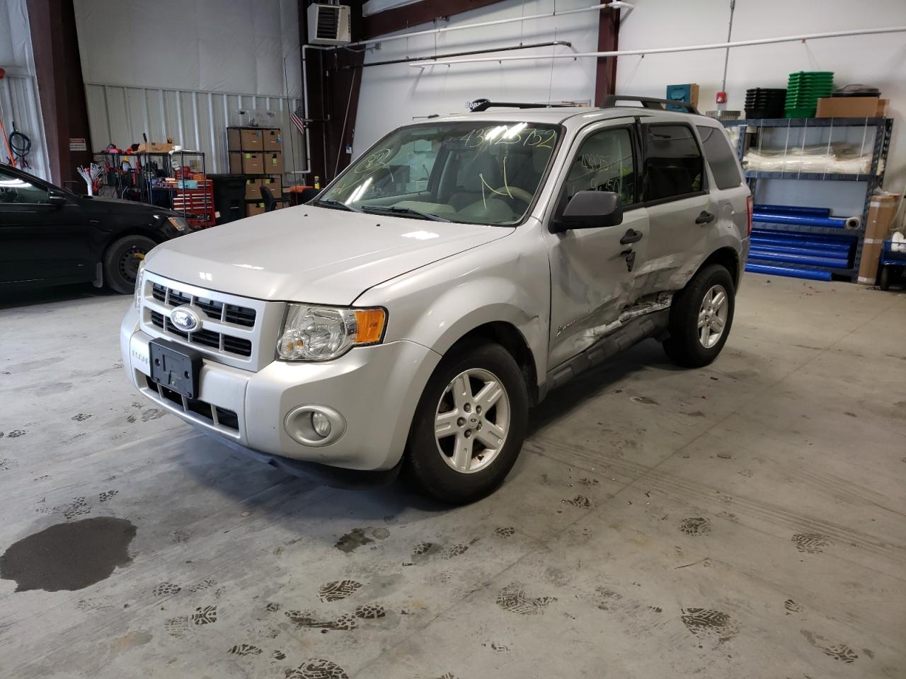 Photo 2 from auction – 2011 FORD ESCAPE HYB with VIN 1FMCU5K35BKA45010