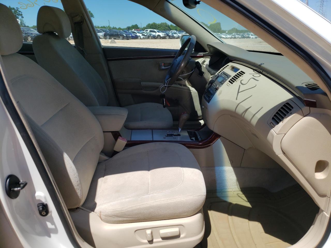 Photo 5 from auction – 2006 HYUNDAI AZERA SE with VIN KMHFC46F36A074807