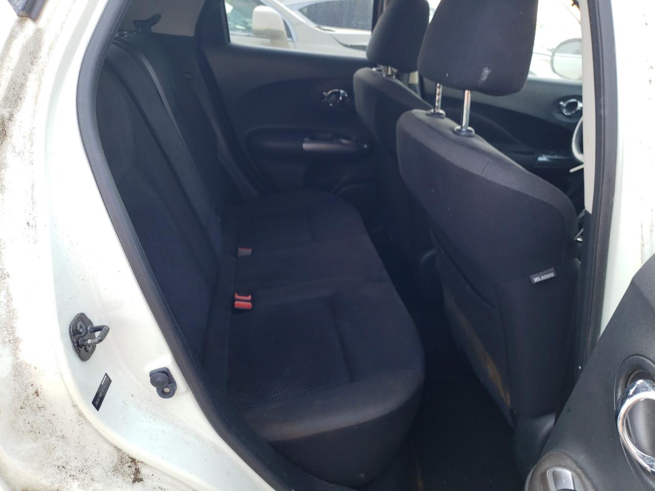 Photo 6 from auction – 2011 NISSAN JUKE S with VIN JN8AF5MV1BT027039