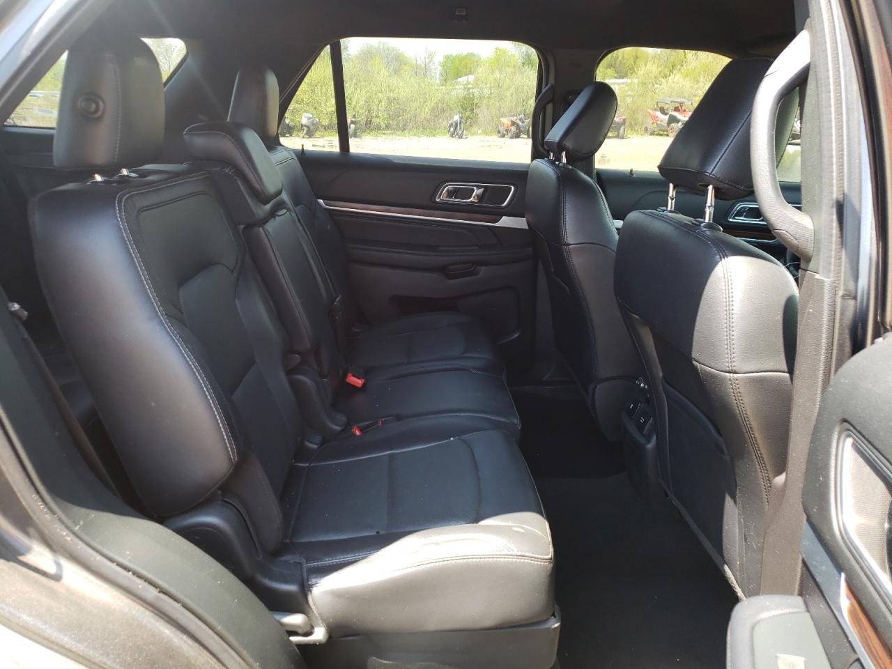 Photo 6 from auction – 2019 FORD EXPLORER L with VIN 1FM5K8F89KGA63745