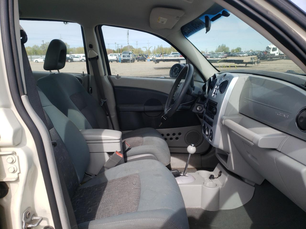 Photo 5 from auction – 2008 CHRYSLER PT CRUISER with VIN 3A8FY48B68T114138