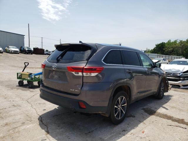 Zdjęcie 4 z aukcji – 2017 TOYOTA HIGHLANDER z VIN 5TDJZRFH3HS434742