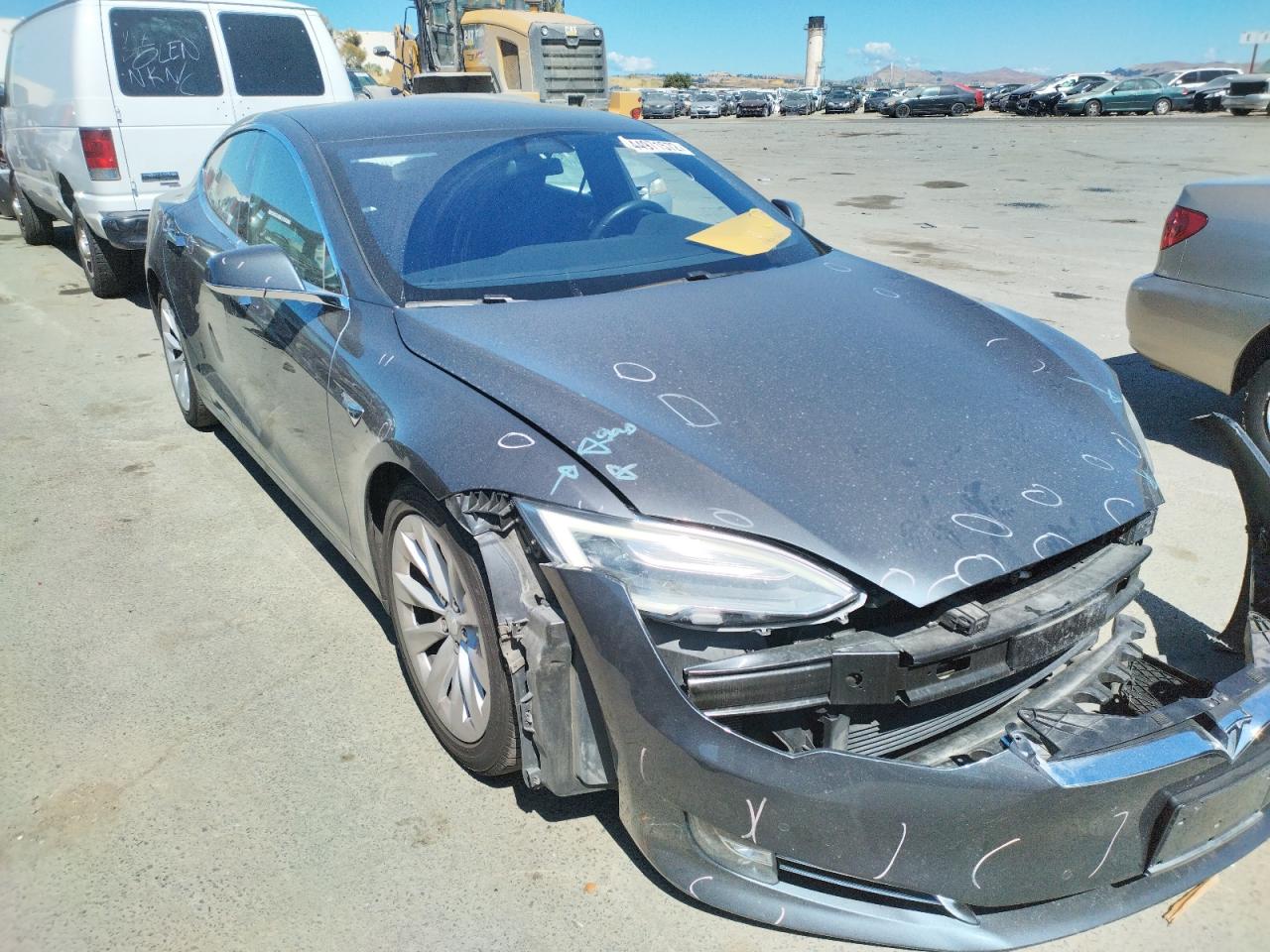 TESLA MODEL S 2017 with VIN 5YJSA1E15HF215335 - Photo from auction