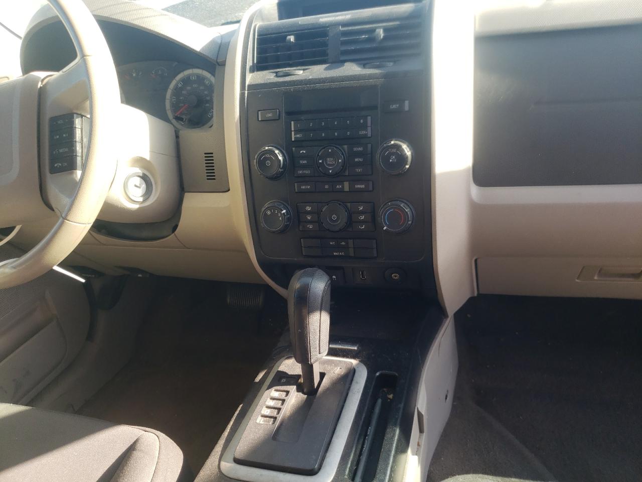 Photo 9 from auction – 2009 FORD ESCAPE XLS with VIN 1FMCU02729KD06089