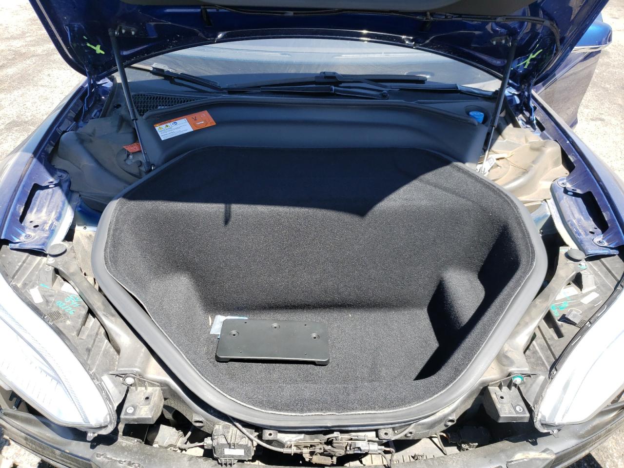 Photo 7 from auction – 2016 TESLA MODEL S with VIN 5YJSA1E20GF129888