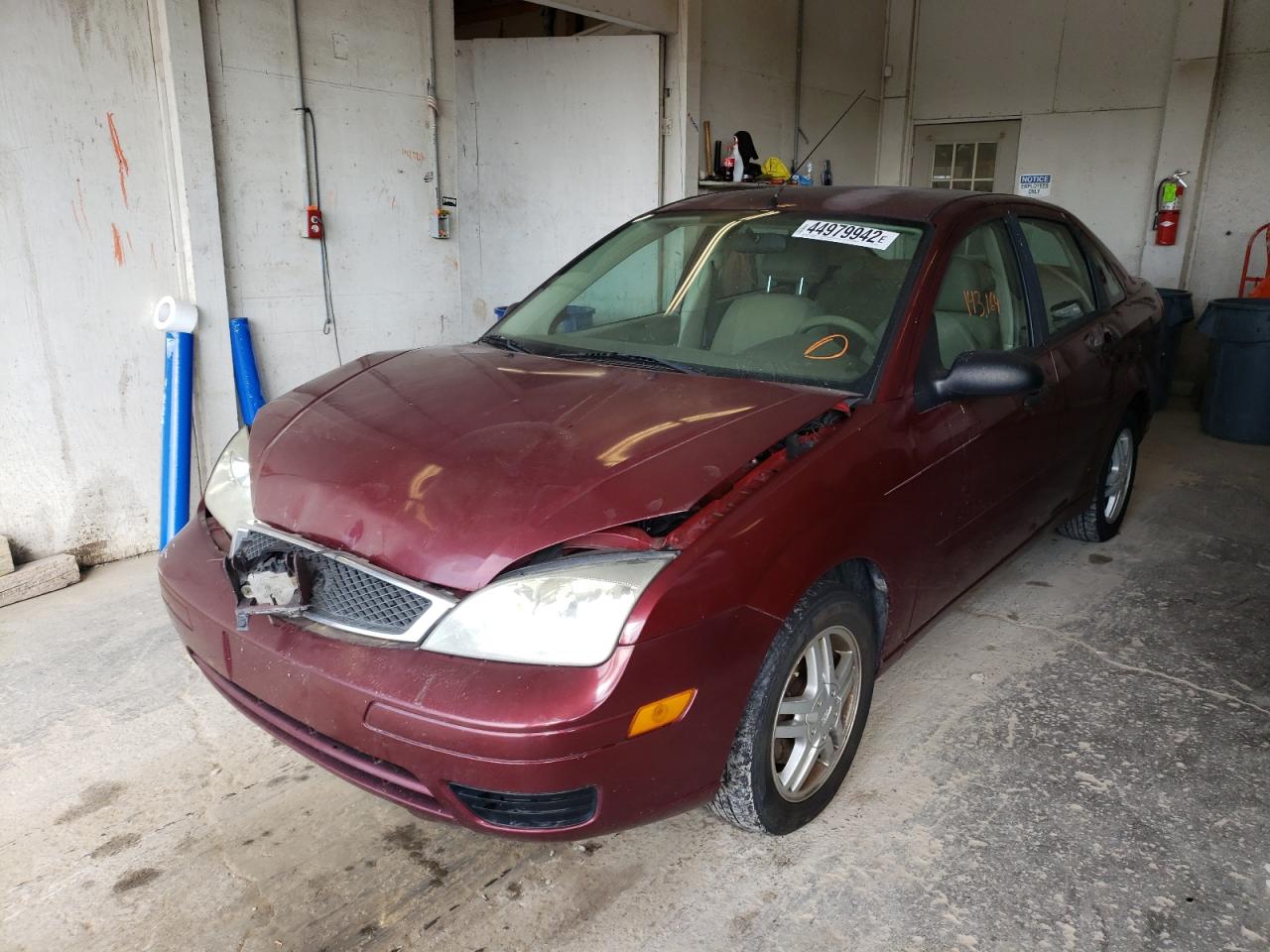 Photo 2 from auction – 2006 FORD FOCUS ZX4 with VIN 1FAFP34N16W104019