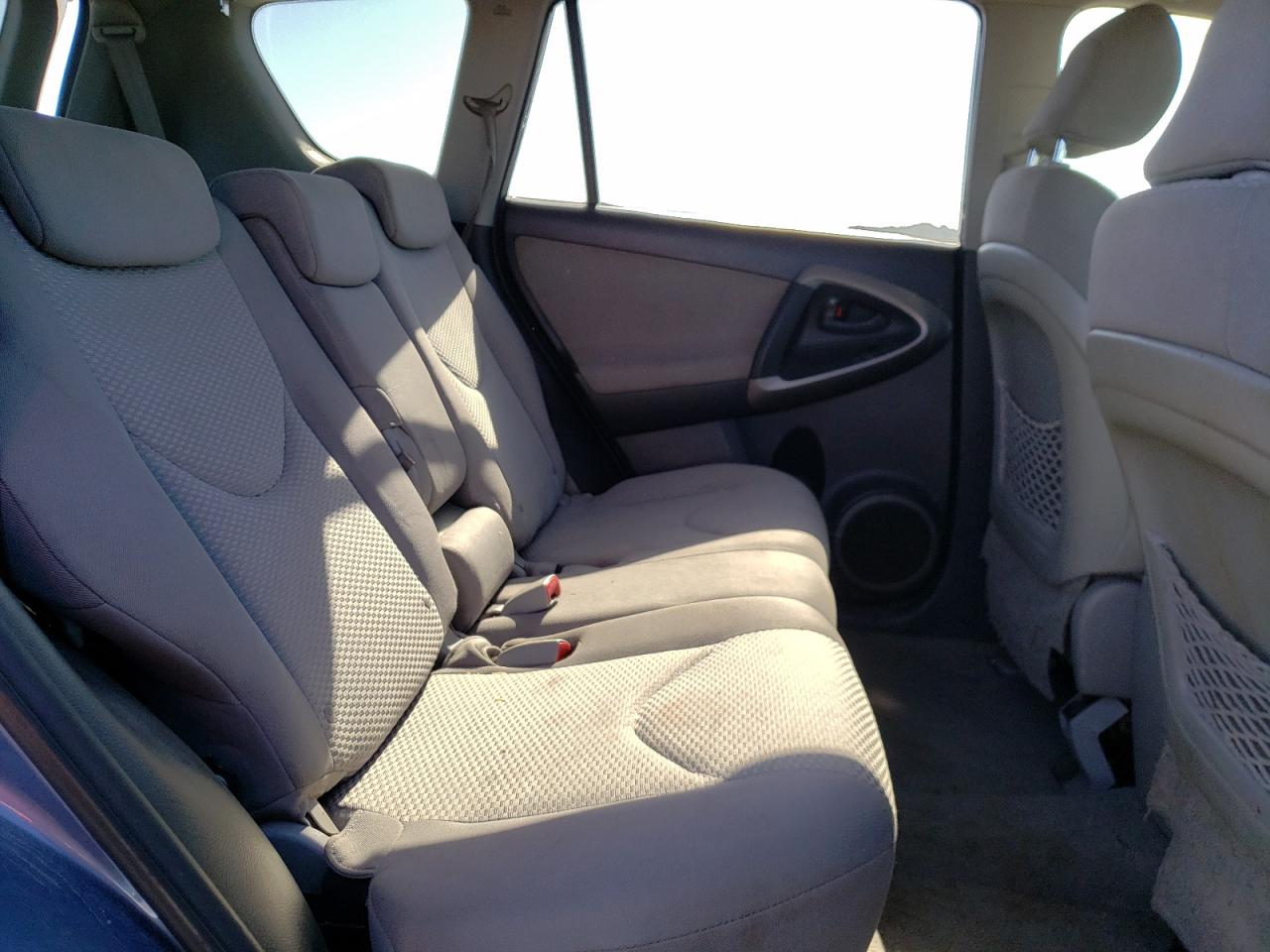 Photo 6 from auction – 2007 TOYOTA RAV4 LIMIT with VIN JTMBD34V175076005