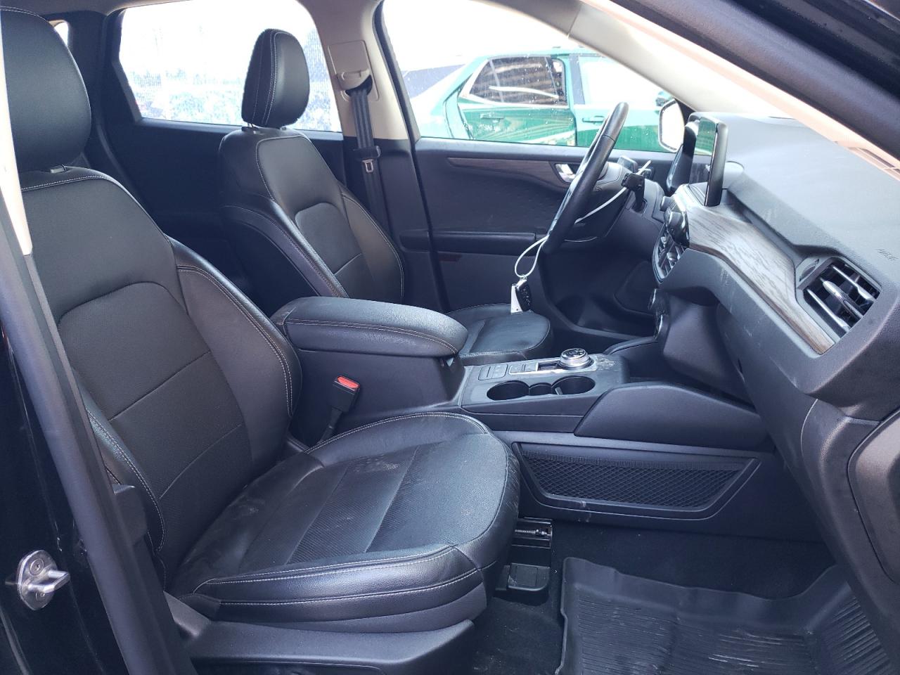 Photo 5 from auction – 2020 FORD ESCAPE TIT with VIN 1FMCU0DZ3LUA47400
