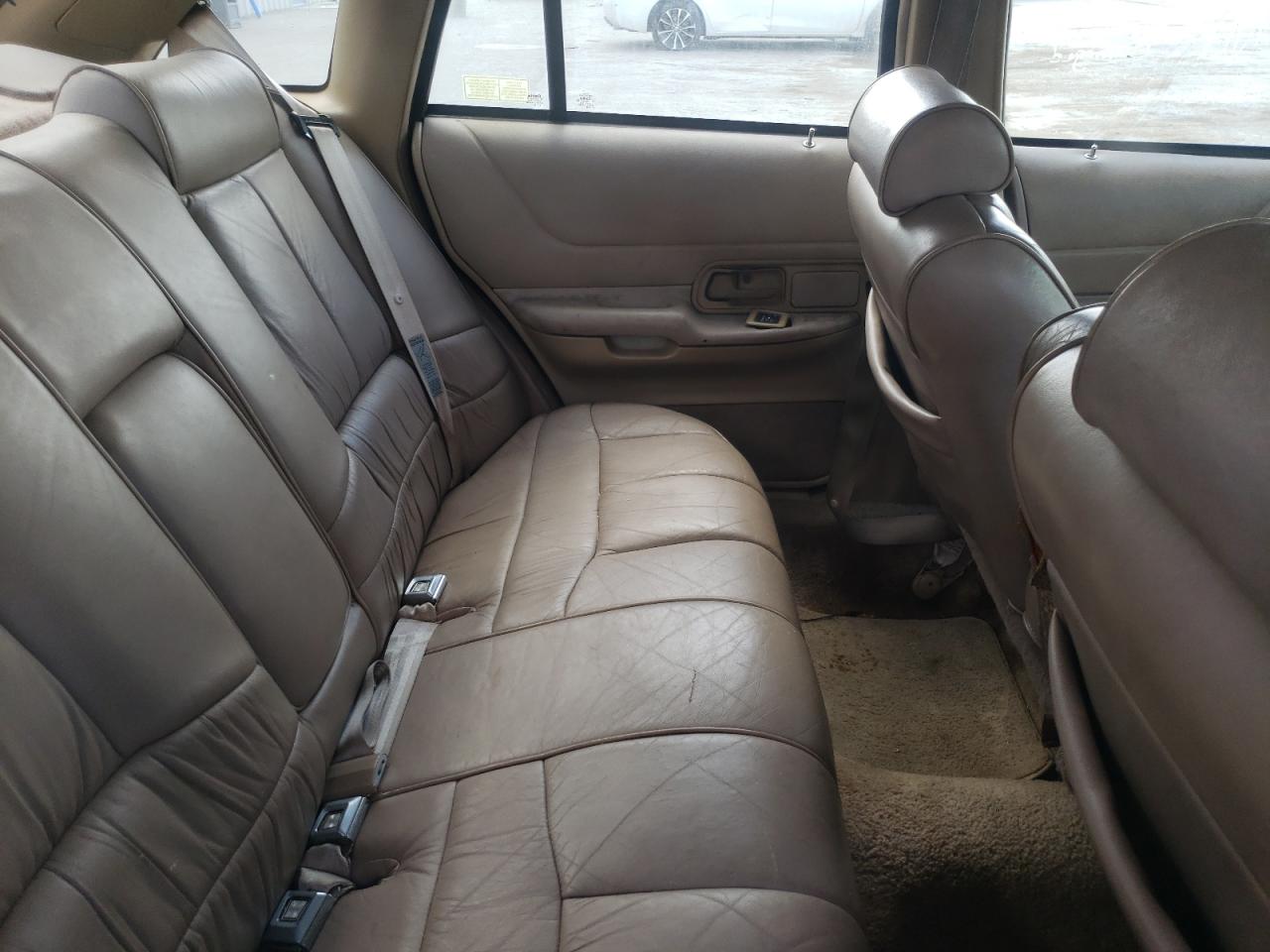 Photo 6 from auction – 1992 FORD CROWN VICT with VIN 2FACP74W1NX175923