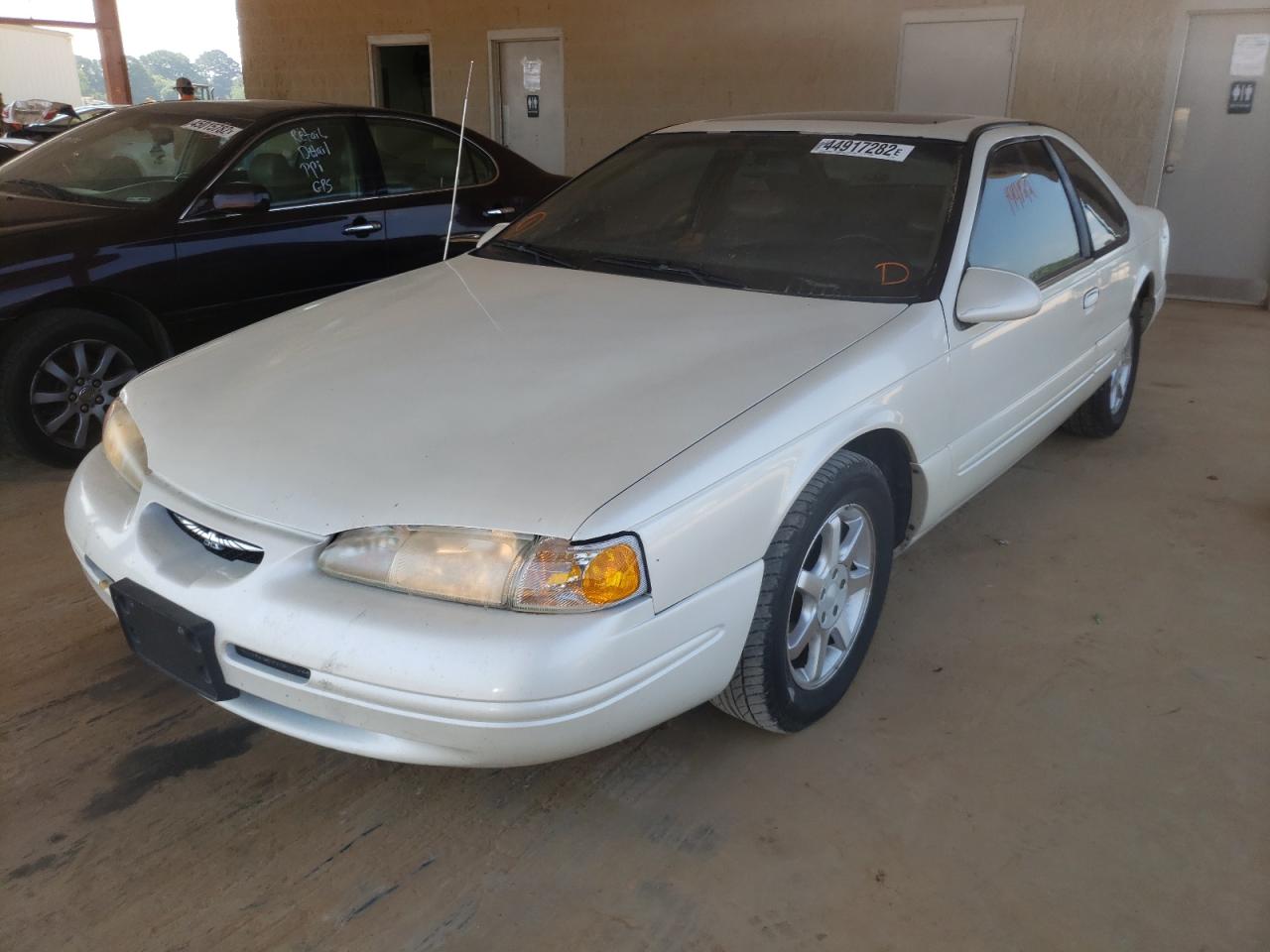 Photo 2 from auction – 1996 FORD THUNDERBIR with VIN 1FALP62W5TH124063