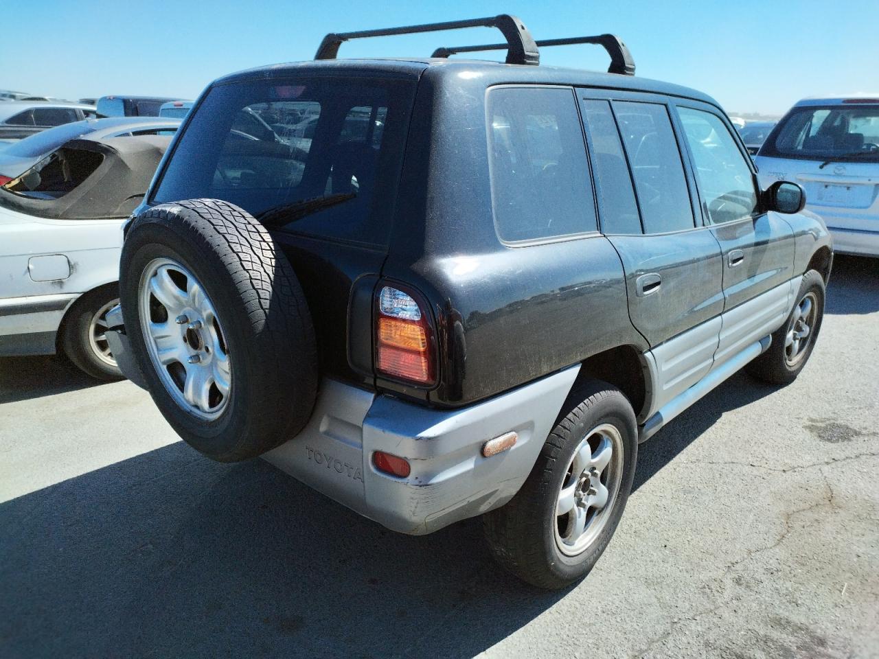 Photo 4 from auction – 1998 TOYOTA RAV4 with VIN JT3HP10V3W0193550