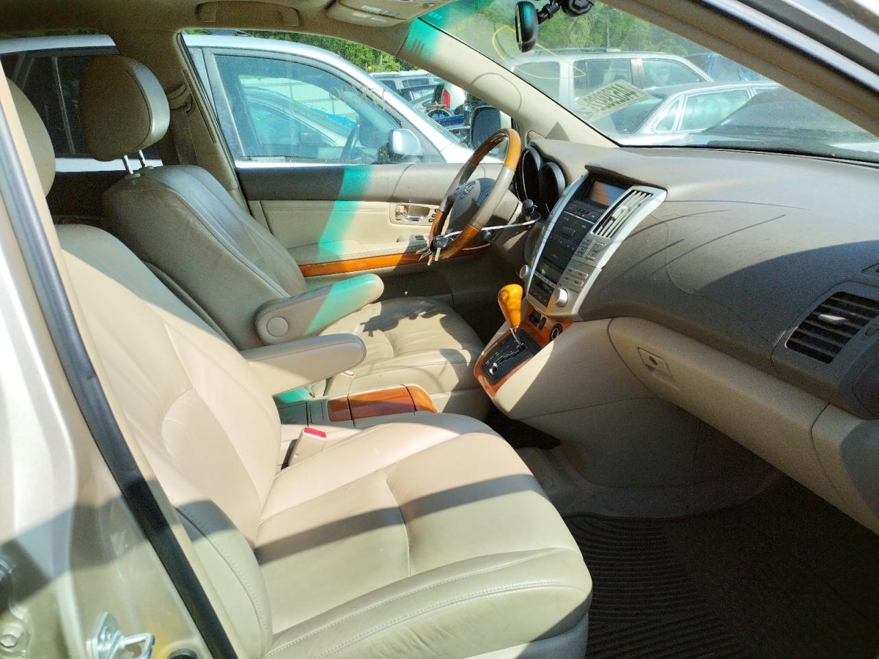 Photo 5 from auction – 2004 LEXUS RX 330 with VIN 2T2GA31U94C013562